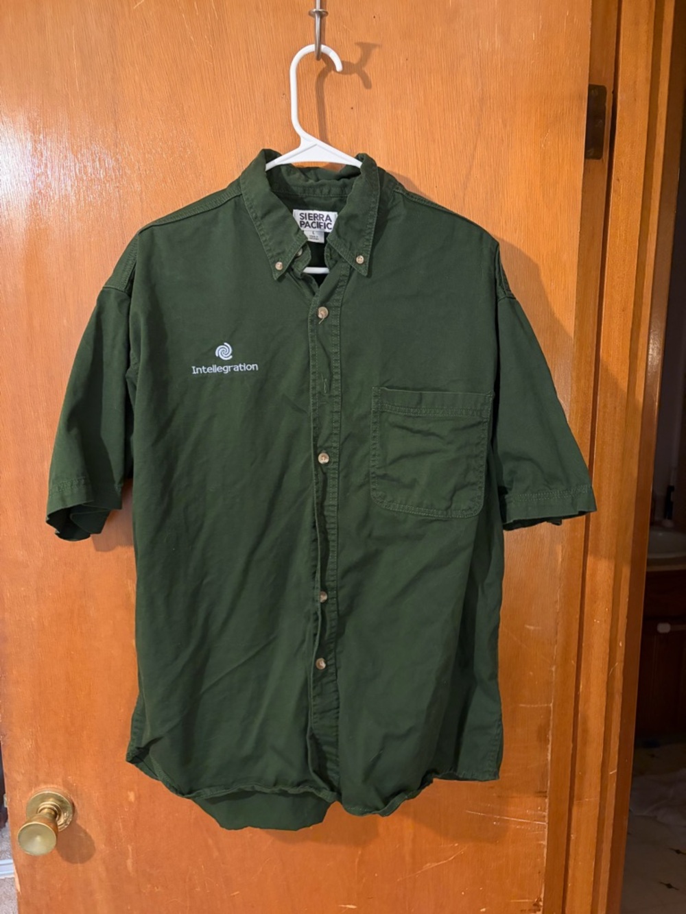 Sierra Pacific Short-Sleeve Button-Down Shirt - Dark Green
